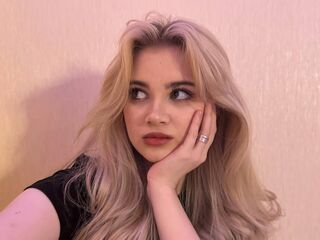 naked camgirl LatoyiaCanpos