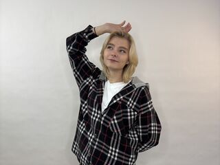 hot cam slut LorieYancy