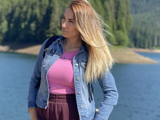 naked cam girl photo LovelyMaia