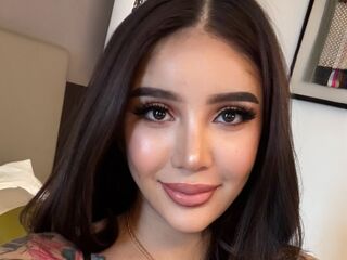 topless girl LucciaSantos