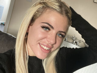 girl webcam show LuceySmith