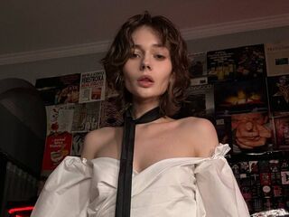 cam girl playing with sextoy LunaPure