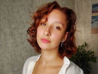 naughty camgirl fingering pussy LylianRose