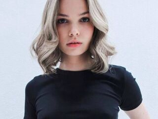 masturbating webcamgirl MarielMessina