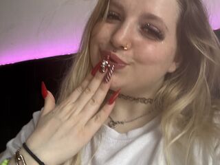 hot cam girl fingering pussy Matyldezootmath