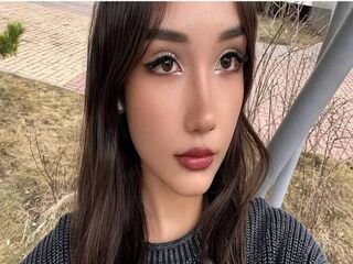 topless camgirl MeghanSkomo