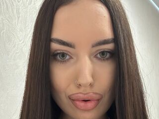 camgirl masturbating with vibrator NeryRockhill