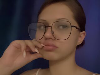 camgirl masturbating with dildo OdelynAppleberry