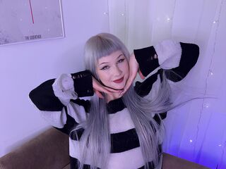 cam strip tease OnlyEmilia