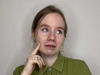 naughty camgirl fingering pussy PiaBlumstein