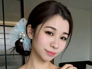 hot camslut QinWeiwei