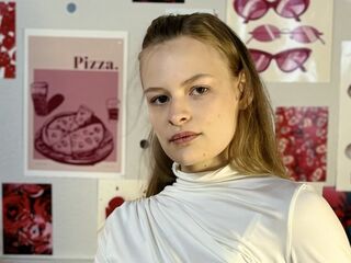 adult live web cam RaeannCeronsky