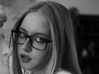 chat live cam SheliaEdwards