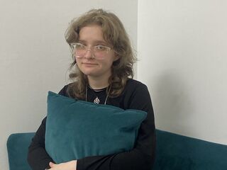 camgirl showing pussy SherylBloom
