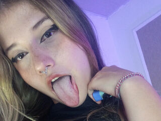 cam girl masturbating with vibrator SofiiaVance