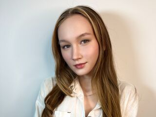 camgirl spreading pussy SynneFell