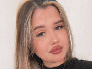 nude webcamgirl TeishaFarwell