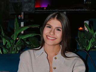 nude cam girl pic TiaBeumer