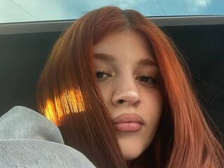 camgirl showing tits VelmaraJoy