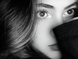 naked webcamgirl VickyToure