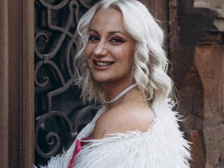 camgirl masturbating with sextoy WilsonAvery