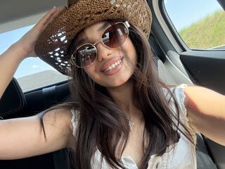 cam girl playing with dildo YasmineHart