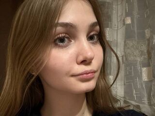 camslut showing pussy YiBisher